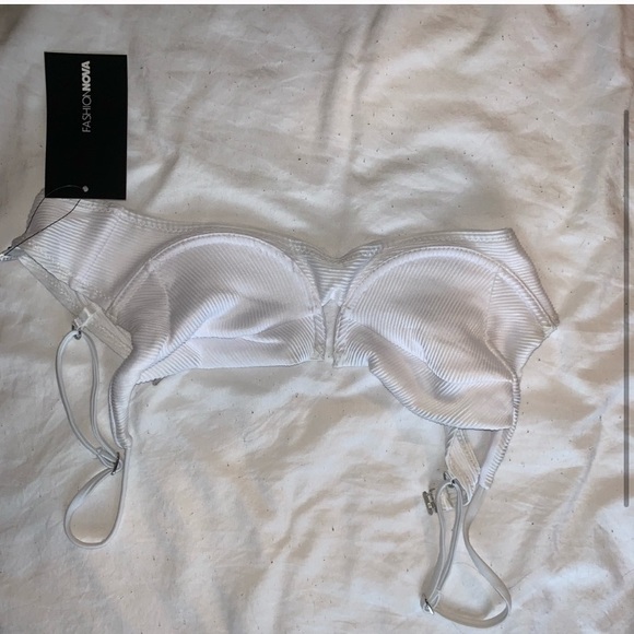 SOLD NWT White Fashion Nova Bikini Top - Picture 2 of 3